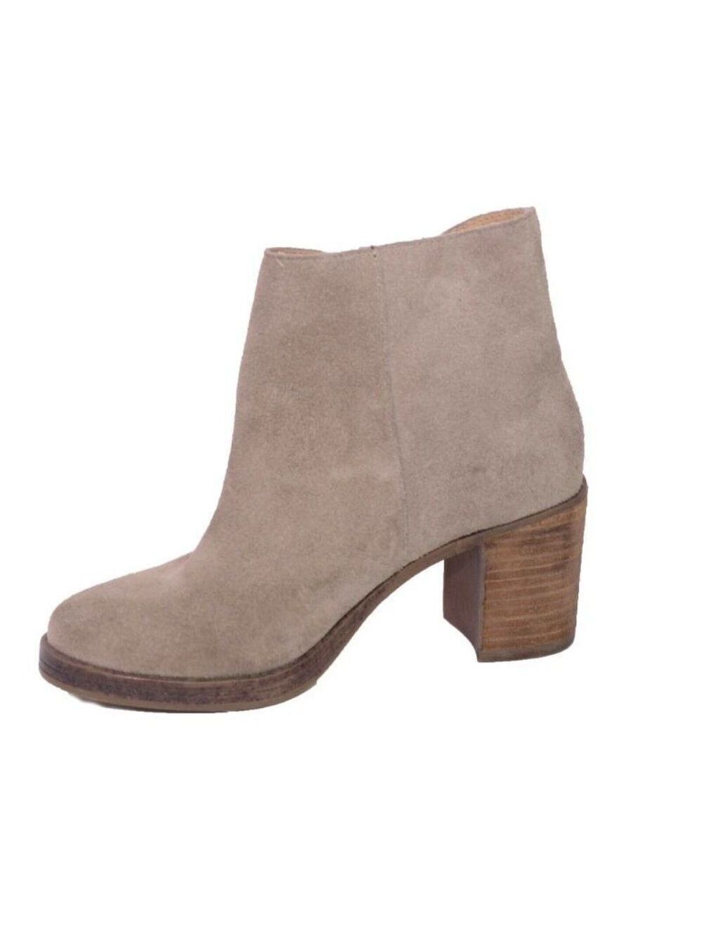 NIB MTNG Becca Ankle Boot Bootie in Wax Suede 6